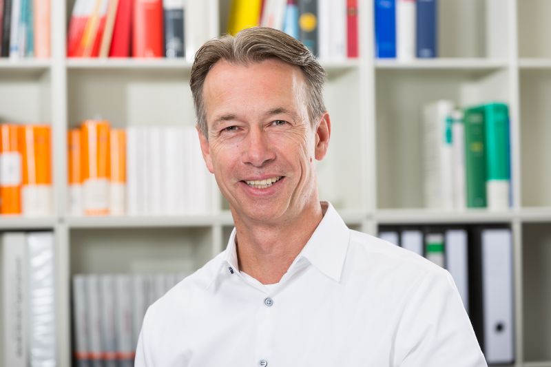 Dr. Jan Kiehne